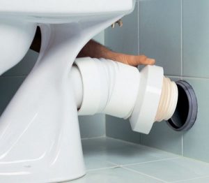 замена гофры унитаза
